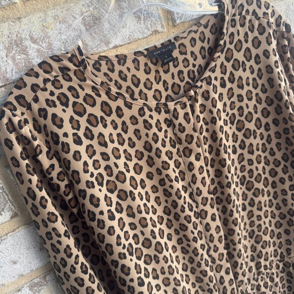 Ann Taylor Long Sleeve 1/2 Button Tie Waist Animal Print Blouse Women's Size S - Picture 4 of 8